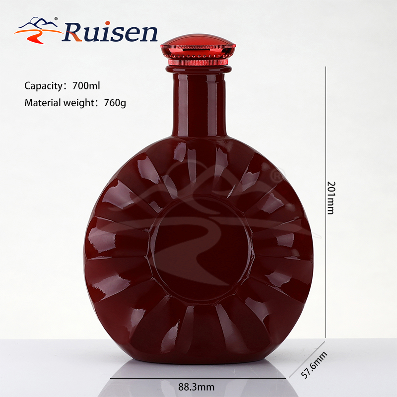 High-end engraved glass bottle Brandy glass bottle 700 ml