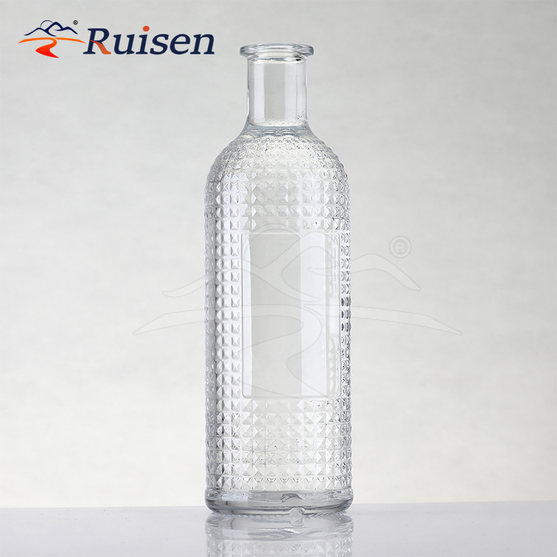 Hot Sale High-End Custom Deign Super Flint Glass 750ml Vodka Glass Bottle for Whiskey With Cork