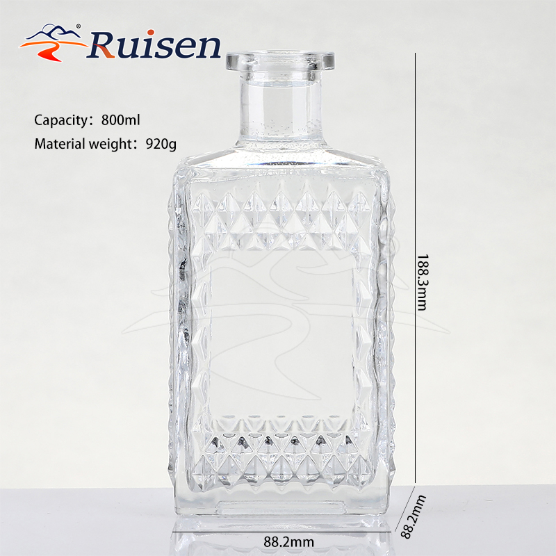High Quality 800ml Luxury New Design Square Clear Whiskey Rum Vodka Liquor Glass Bottle for Vodka Gin Tequila Packing
