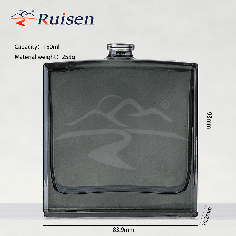 Luxury Colored 150ml Glass Perfume Bottle Heart Shape Empty Scent Vessel For Gift Box Perfume Set With Gold Plated Cap